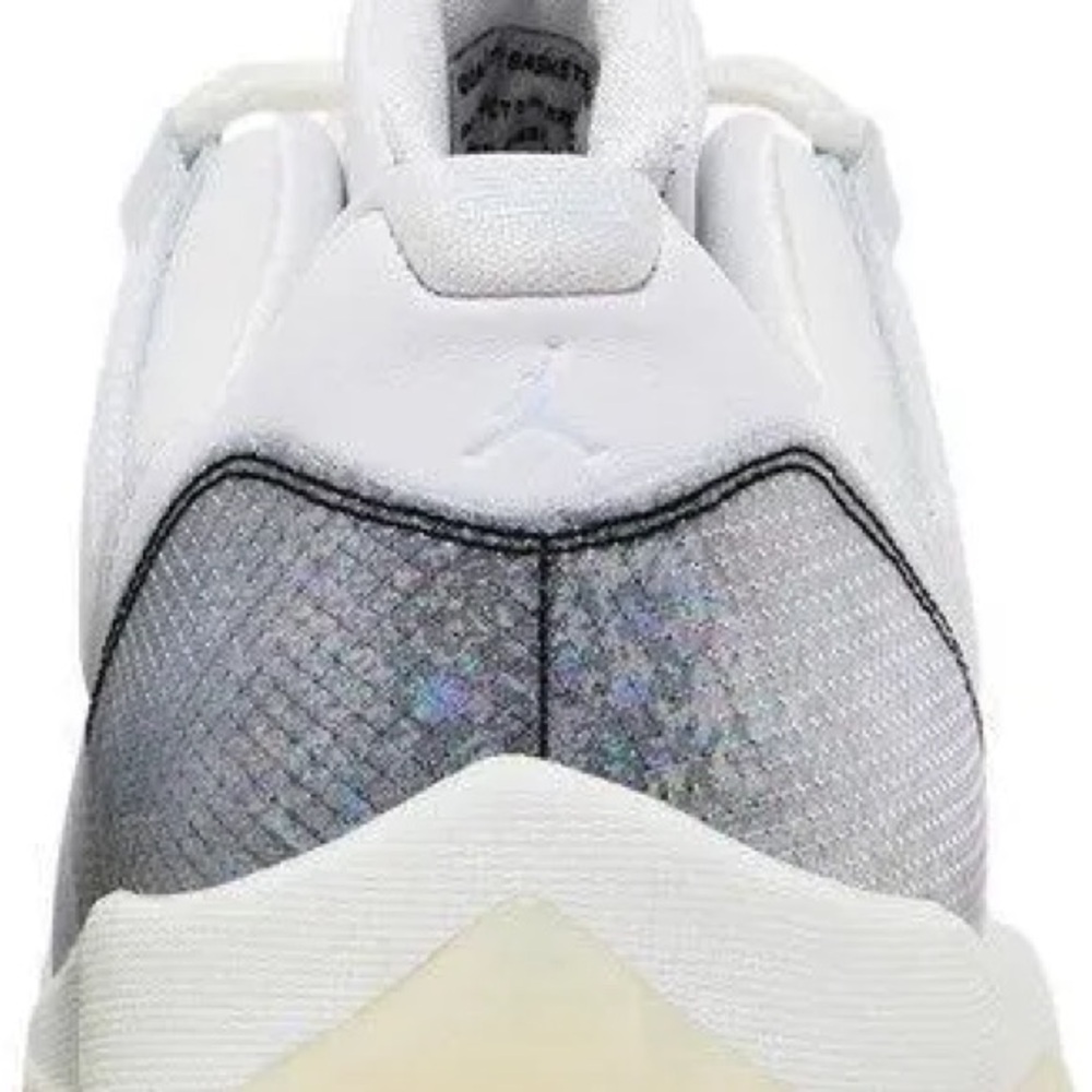 Air Jordan 11 Low Year of the Snake - Picture 4 of 11